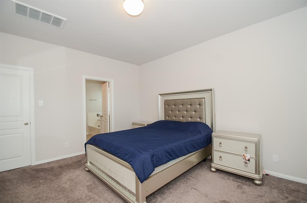 10202 2 Humphrey Green Drive, Rosharon, Texas 77583, 4 Bedrooms Bedrooms, 6 Rooms Rooms,2 BathroomsBathrooms,Single-family,For Sale,Humphrey Green,81067087