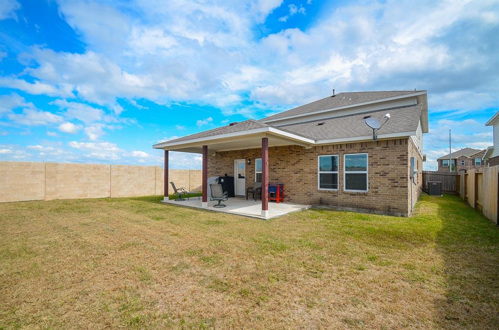 10202 2 Humphrey Green Drive, Rosharon, Texas 77583, 4 Bedrooms Bedrooms, 6 Rooms Rooms,2 BathroomsBathrooms,Single-family,For Sale,Humphrey Green,81067087