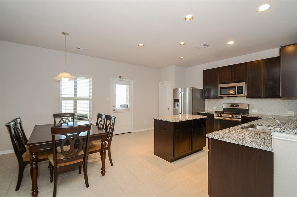 10202 2 Humphrey Green Drive, Rosharon, Texas 77583, 4 Bedrooms Bedrooms, 6 Rooms Rooms,2 BathroomsBathrooms,Single-family,For Sale,Humphrey Green,81067087