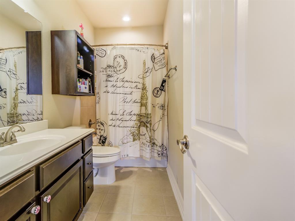315 2 Lago Circle, Santa Fe, Texas 77517, 5 Bedrooms Bedrooms, 14 Rooms Rooms,3 BathroomsBathrooms,Single-family,For Sale,Lago Circle,73902752