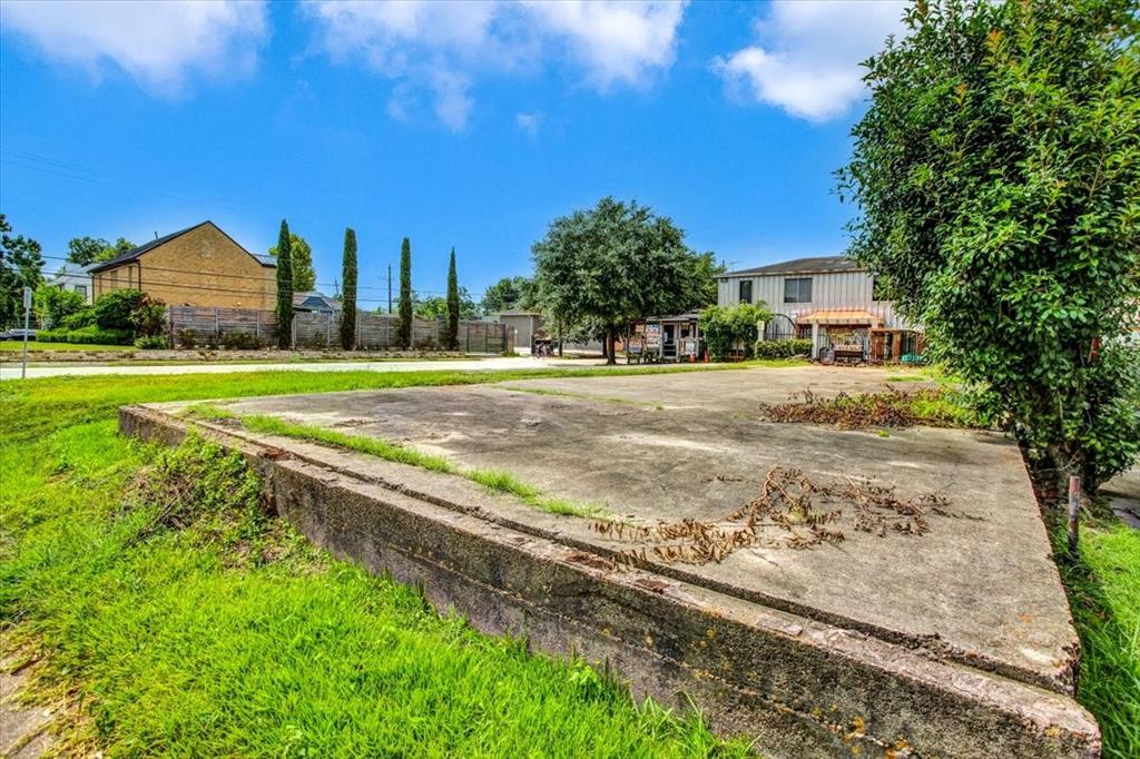 5102 1 Emancipation Avenue, Houston, Texas 77004, ,Multi-family,For Sale,Emancipation,43980383