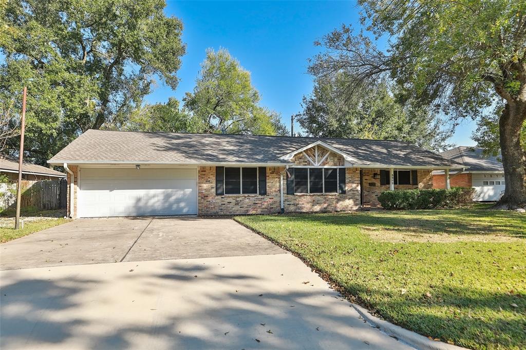 3902 1 Mona Lee Lane, Houston, Texas 77080, 3 Bedrooms Bedrooms, 8 Rooms Rooms,2 BathroomsBathrooms,Single-family,For Sale,Mona Lee,37004136