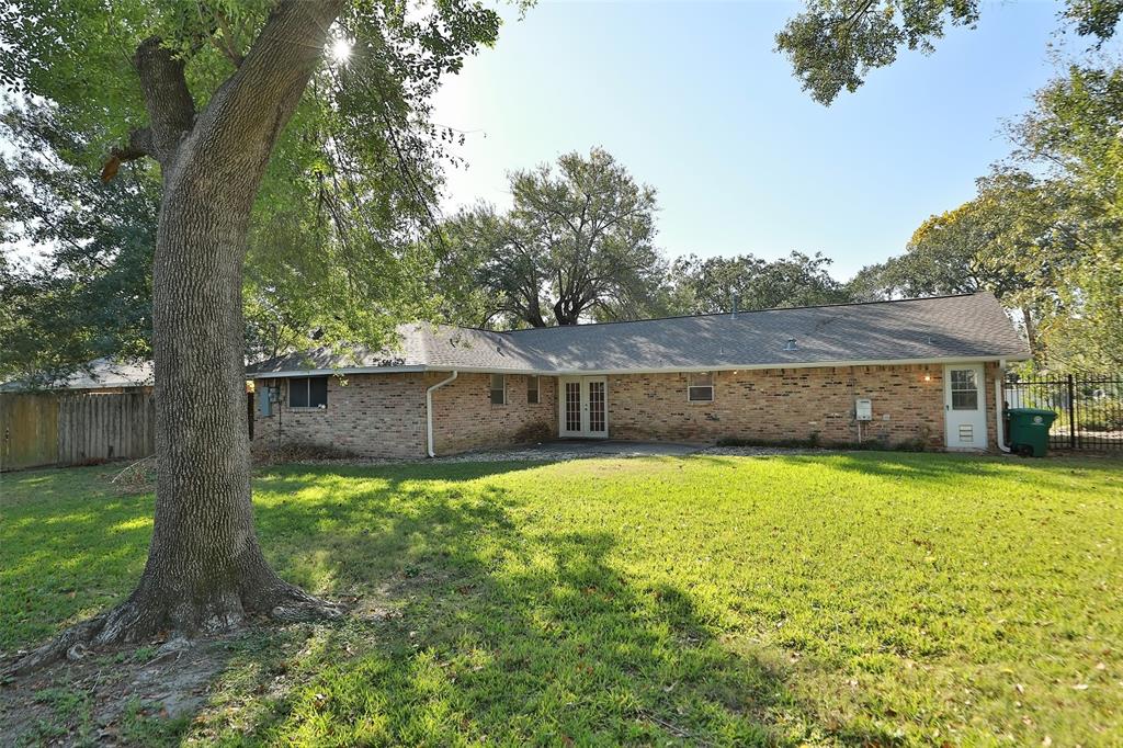 3902 1 Mona Lee Lane, Houston, Texas 77080, 3 Bedrooms Bedrooms, 8 Rooms Rooms,2 BathroomsBathrooms,Single-family,For Sale,Mona Lee,37004136