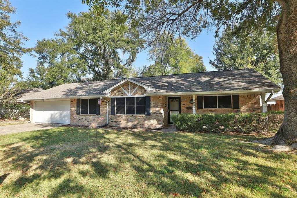 3902 1 Mona Lee Lane, Houston, Texas 77080, 3 Bedrooms Bedrooms, 8 Rooms Rooms,2 BathroomsBathrooms,Single-family,For Sale,Mona Lee,37004136