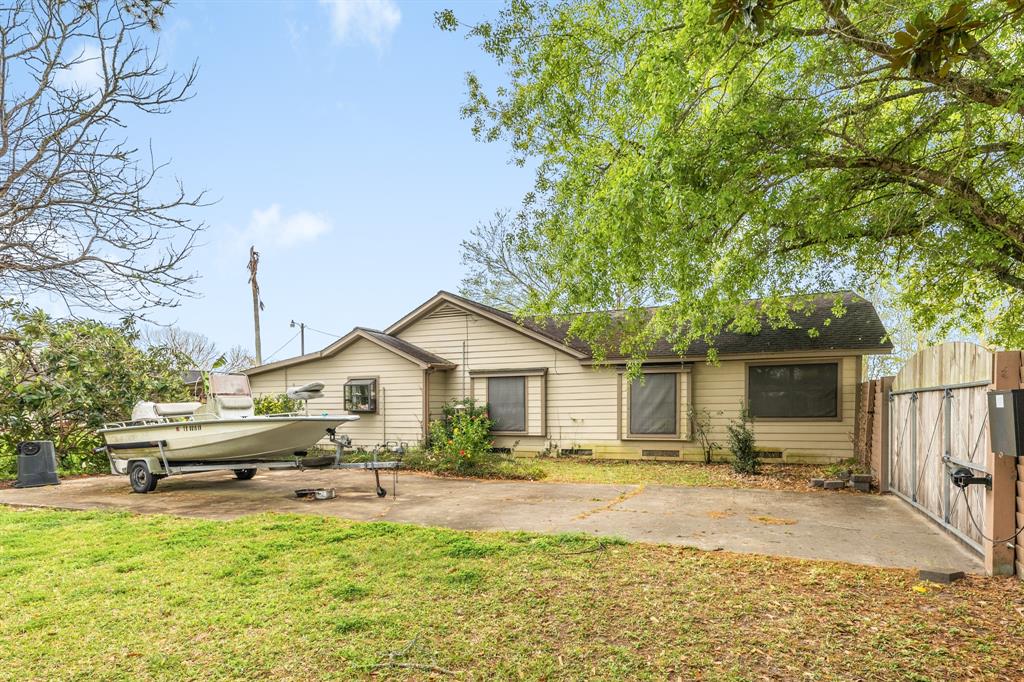 2013 1 Highway 288b, Angleton, Texas 77515, 3 Bedrooms Bedrooms, 7 Rooms Rooms,2 BathroomsBathrooms,Single-family,For Sale,Highway 288b,24331914