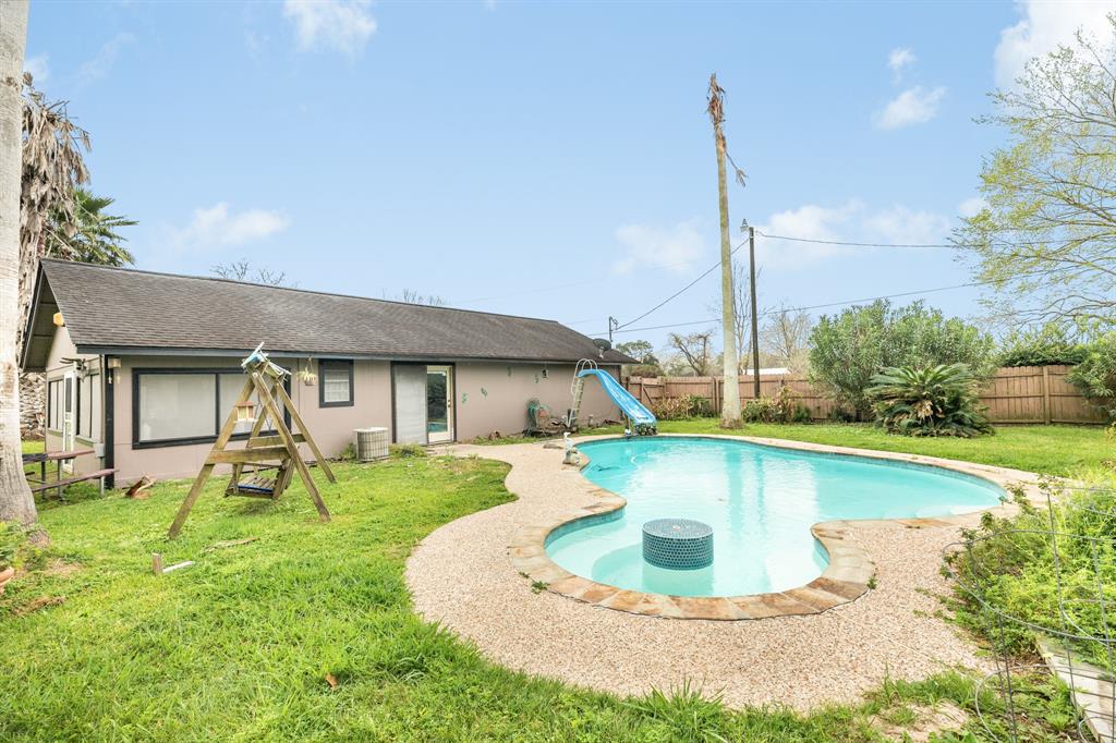 2013 1 Highway 288b, Angleton, Texas 77515, 3 Bedrooms Bedrooms, 7 Rooms Rooms,2 BathroomsBathrooms,Single-family,For Sale,Highway 288b,24331914