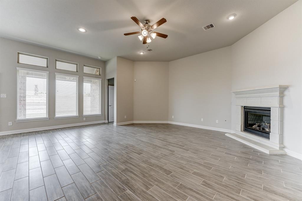 13118 1 Chateau Landing Drive, Texas City, Texas 77568, 4 Bedrooms Bedrooms, 12 Rooms Rooms,2 BathroomsBathrooms,Single-family,For Sale,Chateau Landing,53316300