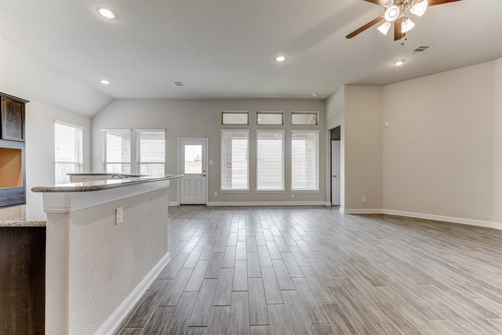 13118 1 Chateau Landing Drive, Texas City, Texas 77568, 4 Bedrooms Bedrooms, 12 Rooms Rooms,2 BathroomsBathrooms,Single-family,For Sale,Chateau Landing,53316300