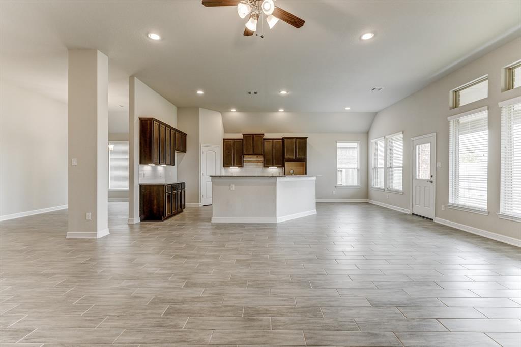 13118 1 Chateau Landing Drive, Texas City, Texas 77568, 4 Bedrooms Bedrooms, 12 Rooms Rooms,2 BathroomsBathrooms,Single-family,For Sale,Chateau Landing,53316300