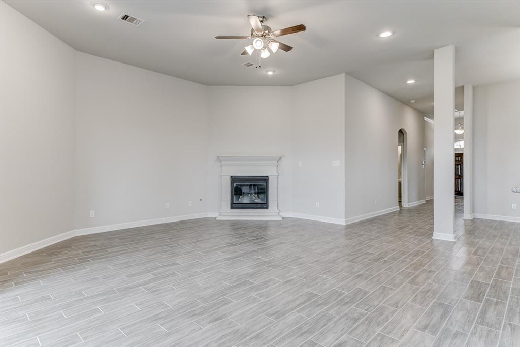 13118 1 Chateau Landing Drive, Texas City, Texas 77568, 4 Bedrooms Bedrooms, 12 Rooms Rooms,2 BathroomsBathrooms,Single-family,For Sale,Chateau Landing,53316300