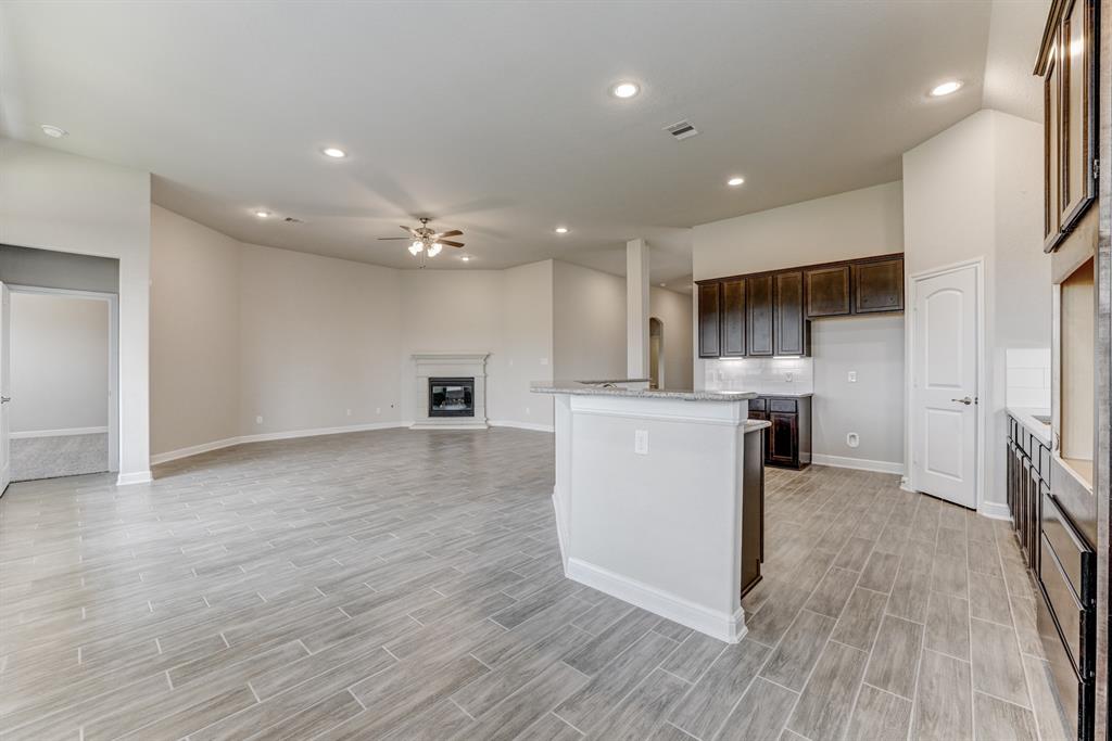 13118 1 Chateau Landing Drive, Texas City, Texas 77568, 4 Bedrooms Bedrooms, 12 Rooms Rooms,2 BathroomsBathrooms,Single-family,For Sale,Chateau Landing,53316300