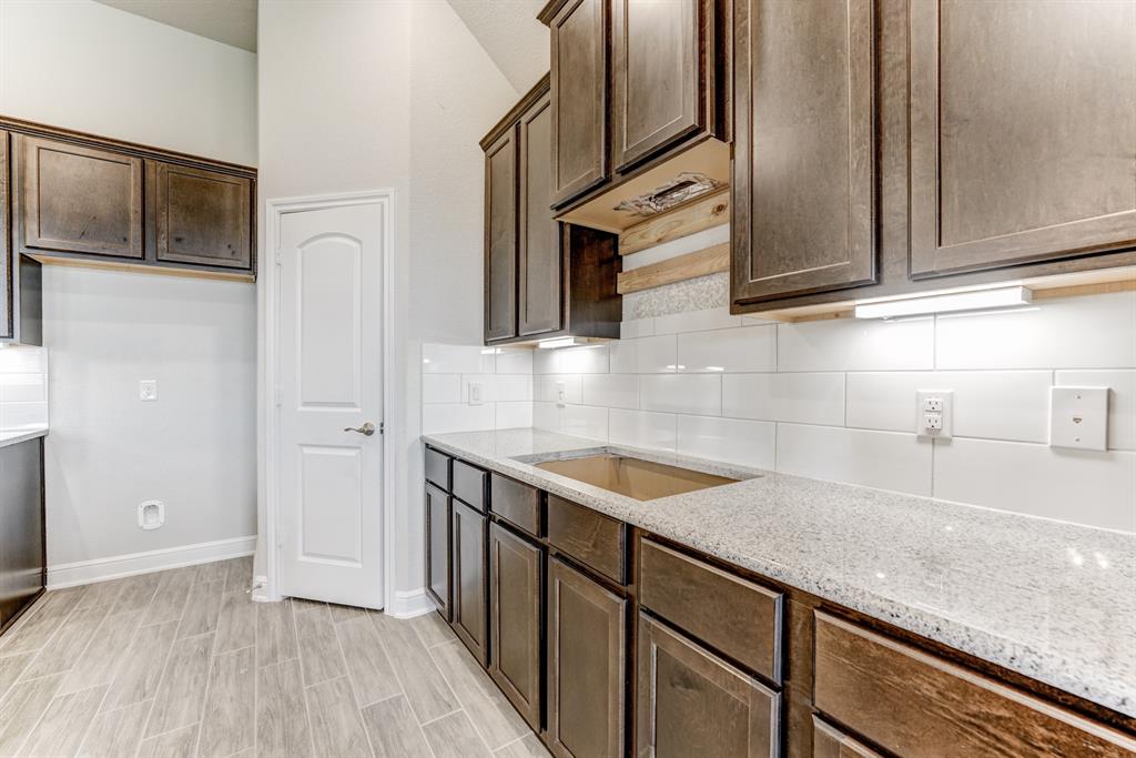 13118 1 Chateau Landing Drive, Texas City, Texas 77568, 4 Bedrooms Bedrooms, 12 Rooms Rooms,2 BathroomsBathrooms,Single-family,For Sale,Chateau Landing,53316300
