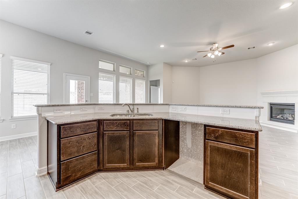 13118 1 Chateau Landing Drive, Texas City, Texas 77568, 4 Bedrooms Bedrooms, 12 Rooms Rooms,2 BathroomsBathrooms,Single-family,For Sale,Chateau Landing,53316300