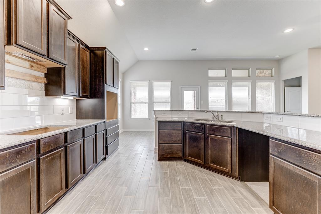 13118 1 Chateau Landing Drive, Texas City, Texas 77568, 4 Bedrooms Bedrooms, 12 Rooms Rooms,2 BathroomsBathrooms,Single-family,For Sale,Chateau Landing,53316300