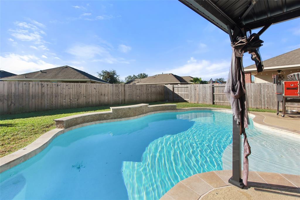 6609 2 Hawkins Hill Lane, Dickinson, Texas 77539, 4 Bedrooms Bedrooms, 7 Rooms Rooms,2 BathroomsBathrooms,Single-family,For Sale,Hawkins Hill,36758009