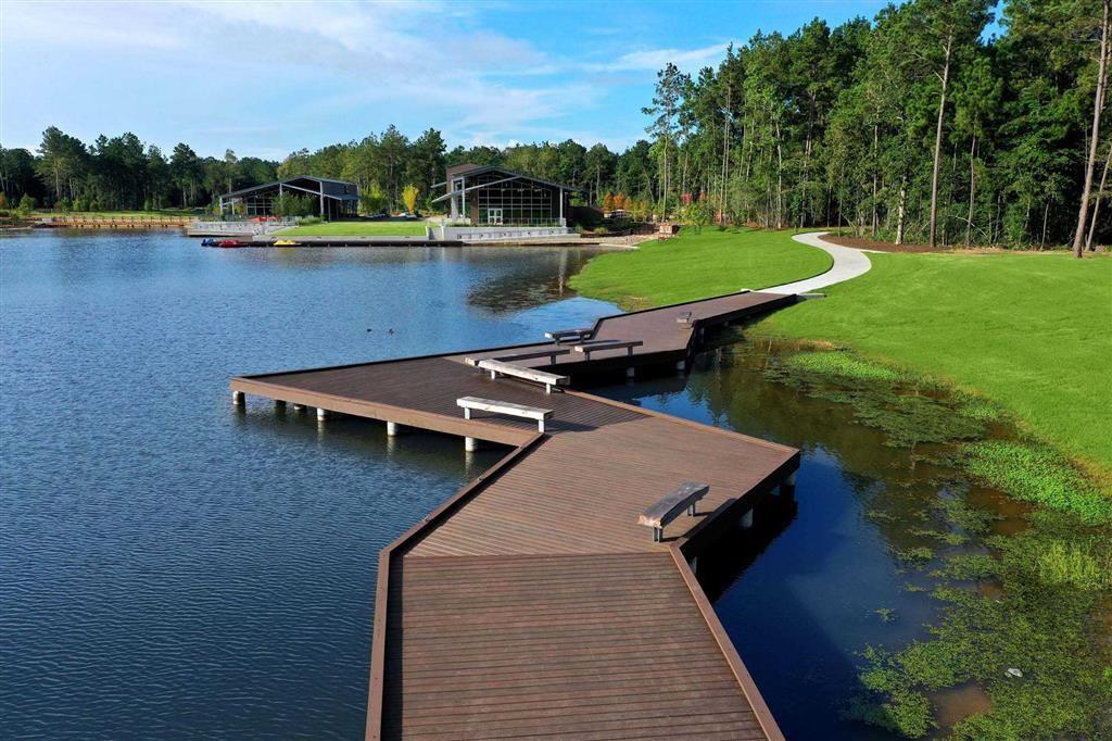 17489 2 Chestnut Cove Drive, Conroe, Texas 77302, 4 Bedrooms Bedrooms, 10 Rooms Rooms,4 BathroomsBathrooms,Single-family,For Sale,Chestnut Cove Drive,83526558