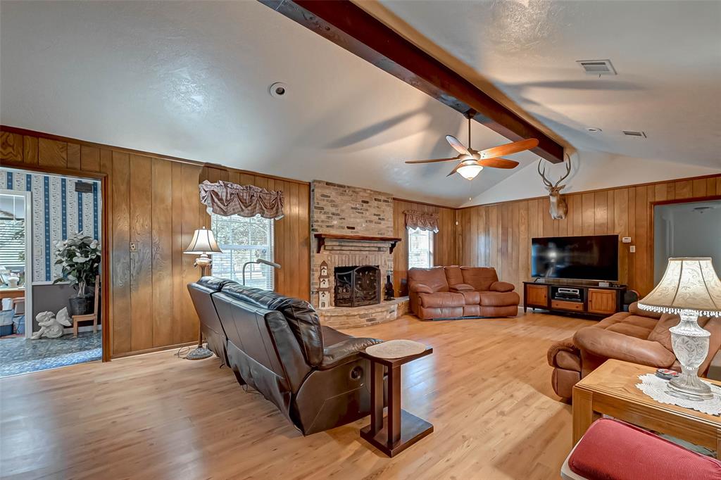 13710 1 Highway 75, Willis, Texas 77378, 3 Bedrooms Bedrooms, 11 Rooms Rooms,2 BathroomsBathrooms,Single-family,For Sale,Highway 75,68493626