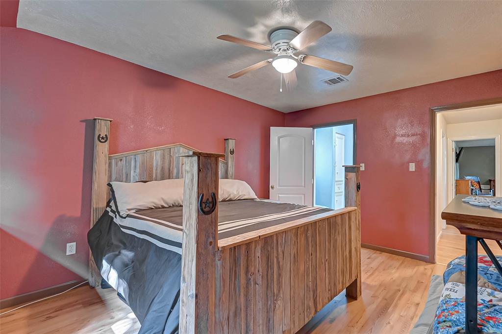 13710 1 Highway 75, Willis, Texas 77378, 3 Bedrooms Bedrooms, 11 Rooms Rooms,2 BathroomsBathrooms,Single-family,For Sale,Highway 75,68493626