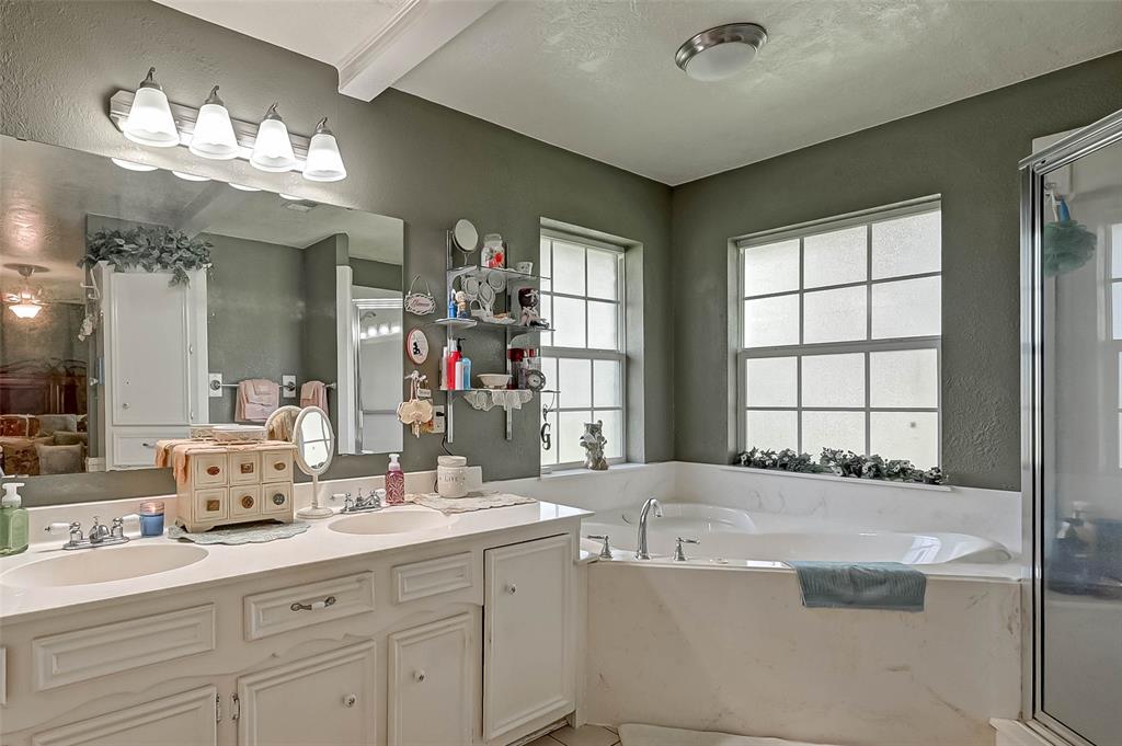 13710 1 Highway 75, Willis, Texas 77378, 3 Bedrooms Bedrooms, 11 Rooms Rooms,2 BathroomsBathrooms,Single-family,For Sale,Highway 75,68493626