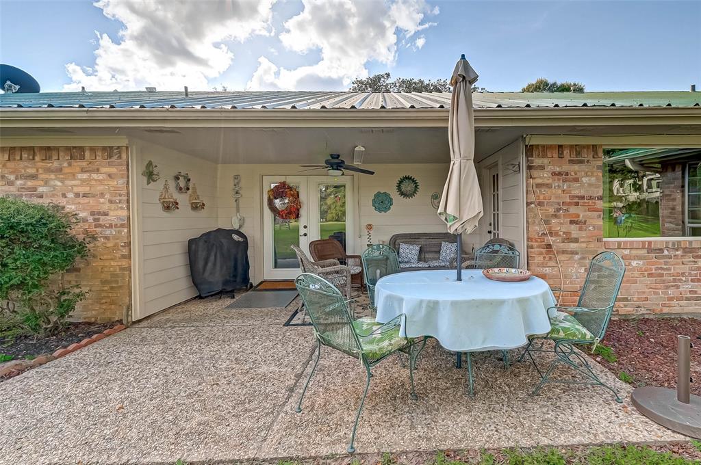13710 1 Highway 75, Willis, Texas 77378, 3 Bedrooms Bedrooms, 11 Rooms Rooms,2 BathroomsBathrooms,Single-family,For Sale,Highway 75,68493626