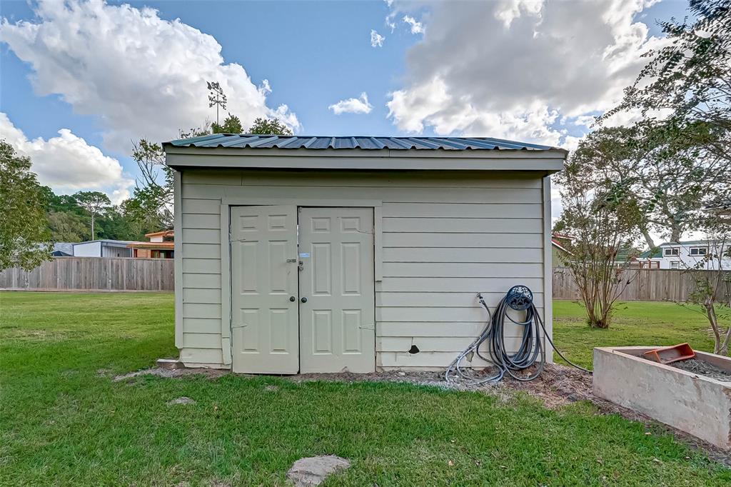 13710 1 Highway 75, Willis, Texas 77378, 3 Bedrooms Bedrooms, 11 Rooms Rooms,2 BathroomsBathrooms,Single-family,For Sale,Highway 75,68493626