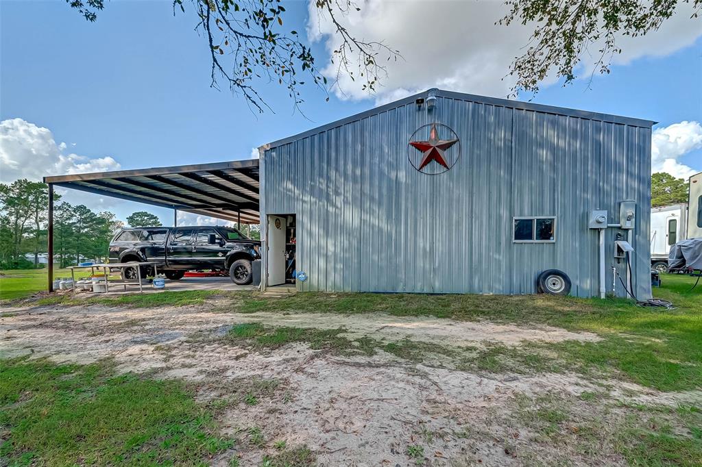 13710 1 Highway 75, Willis, Texas 77378, 3 Bedrooms Bedrooms, 11 Rooms Rooms,2 BathroomsBathrooms,Single-family,For Sale,Highway 75,68493626