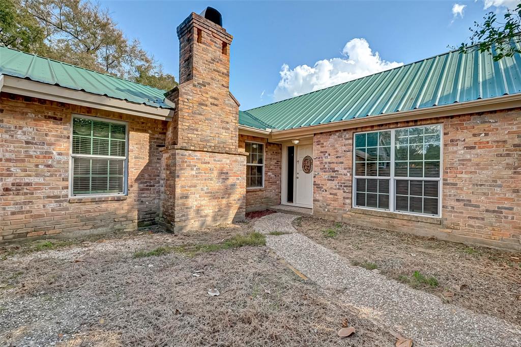 13710 1 Highway 75, Willis, Texas 77378, 3 Bedrooms Bedrooms, 11 Rooms Rooms,2 BathroomsBathrooms,Single-family,For Sale,Highway 75,68493626