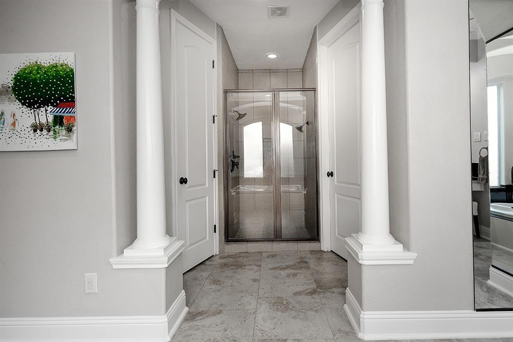 102 2 Player Oaks Place, The Woodlands, Texas 77382, 5 Bedrooms Bedrooms, 14 Rooms Rooms,3 BathroomsBathrooms,Single-family,For Sale,Player Oaks,77008492