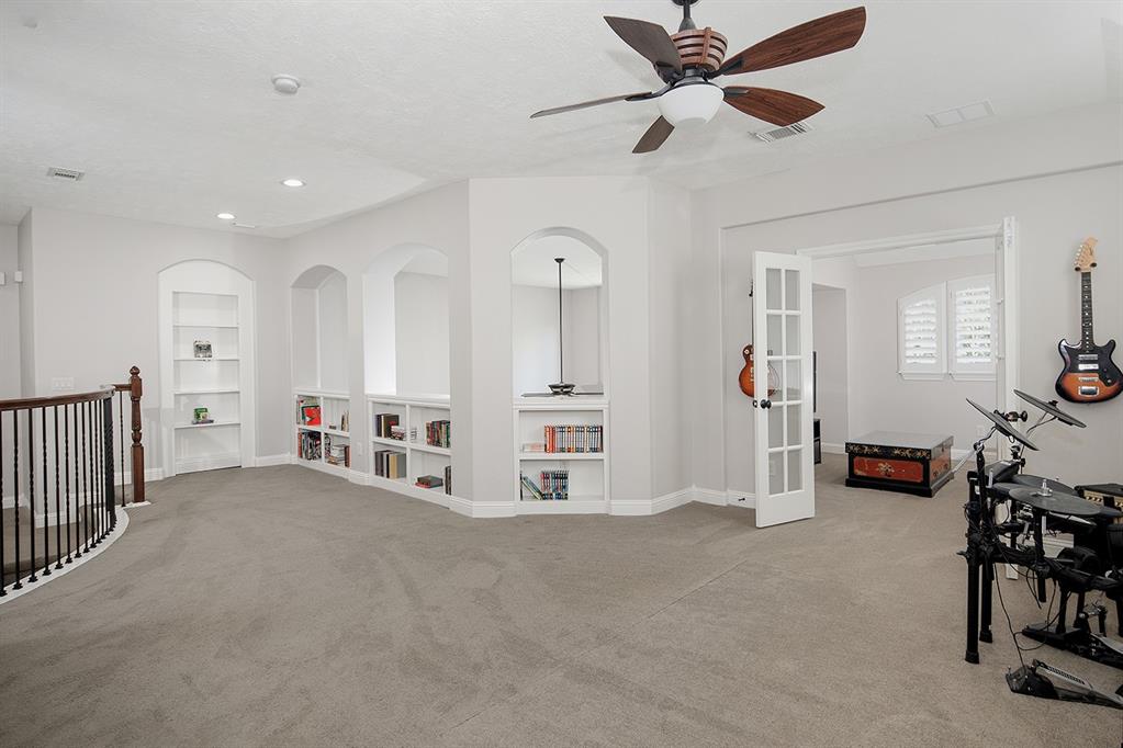 102 2 Player Oaks Place, The Woodlands, Texas 77382, 5 Bedrooms Bedrooms, 14 Rooms Rooms,3 BathroomsBathrooms,Single-family,For Sale,Player Oaks,77008492