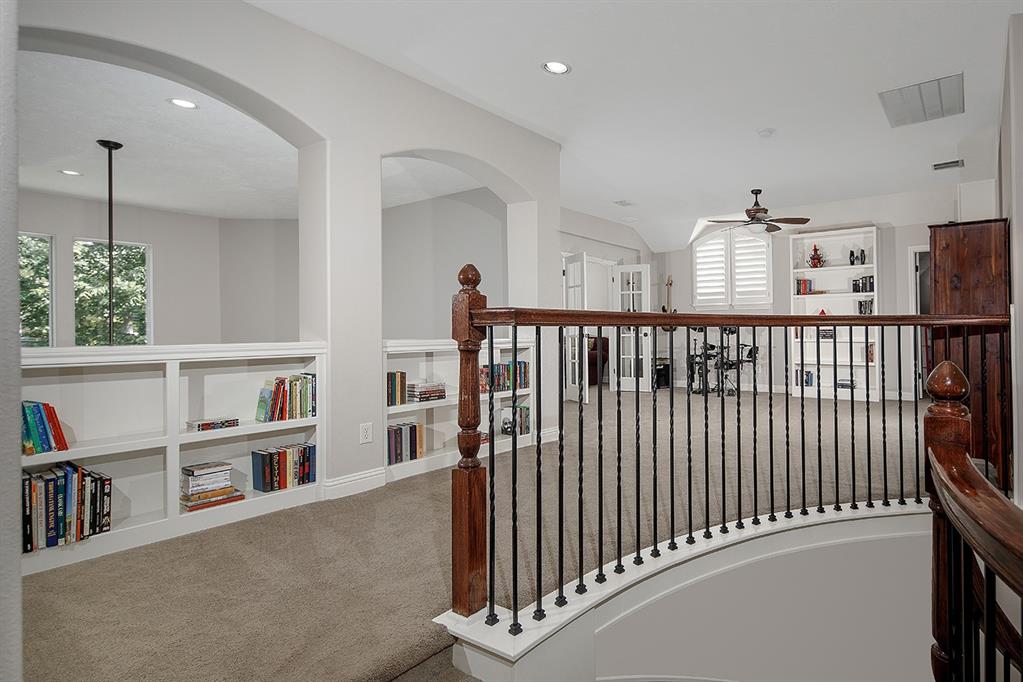 102 2 Player Oaks Place, The Woodlands, Texas 77382, 5 Bedrooms Bedrooms, 14 Rooms Rooms,3 BathroomsBathrooms,Single-family,For Sale,Player Oaks,77008492