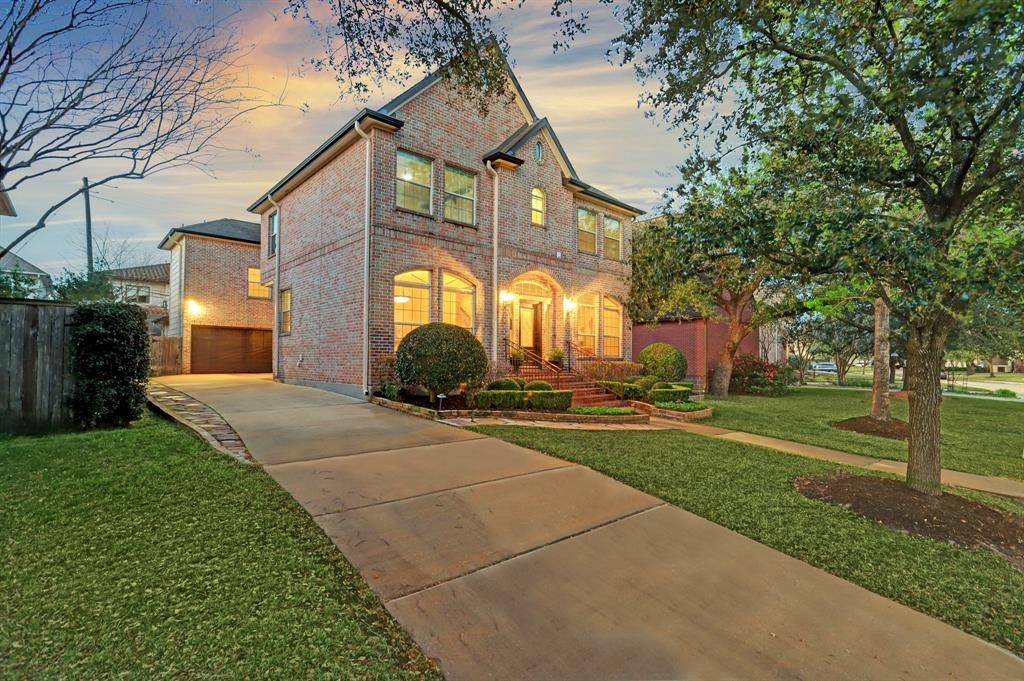 3526 2 Durness Way, Houston, Texas 77025, 4 Bedrooms Bedrooms, 11 Rooms Rooms,4 BathroomsBathrooms,Single-family,For Sale,Durness,2638667