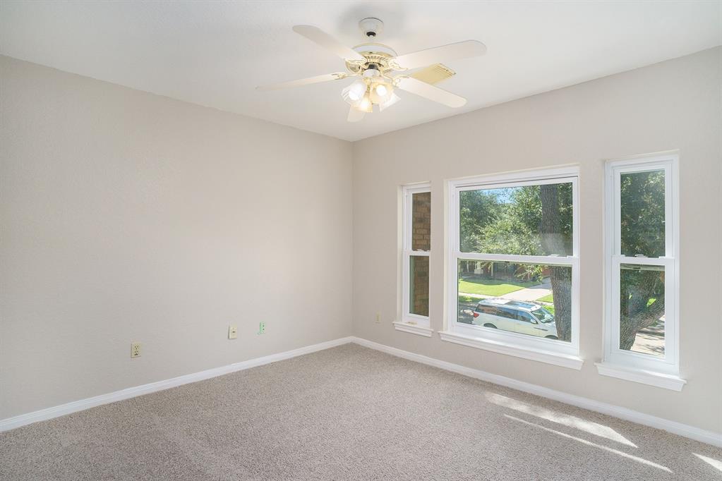 104 2 Lake Point Court, League City, Texas 77573, 4 Bedrooms Bedrooms, 4 Rooms Rooms,2 BathroomsBathrooms,Single-family,For Sale,Lake Point,73480469
