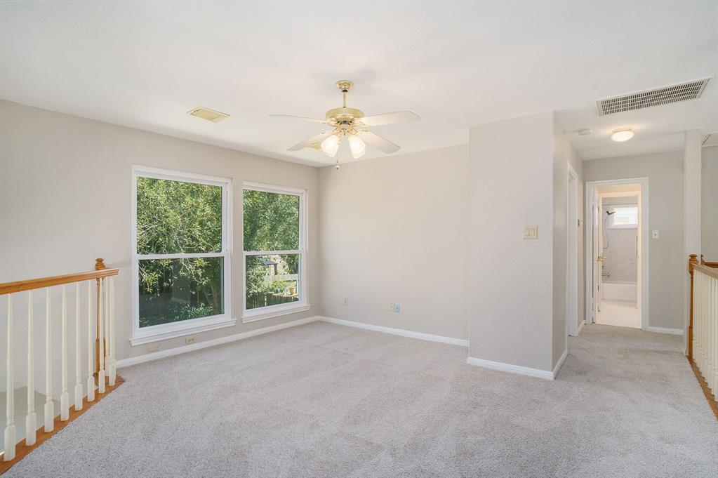 104 2 Lake Point Court, League City, Texas 77573, 4 Bedrooms Bedrooms, 4 Rooms Rooms,2 BathroomsBathrooms,Single-family,For Sale,Lake Point,73480469