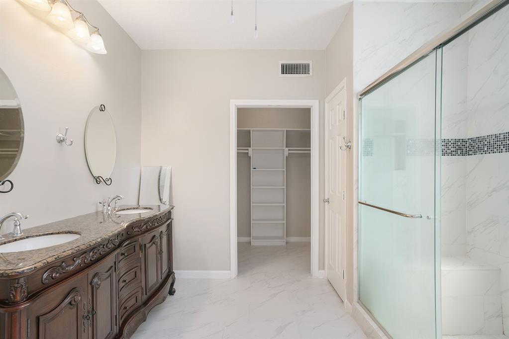 104 2 Lake Point Court, League City, Texas 77573, 4 Bedrooms Bedrooms, 4 Rooms Rooms,2 BathroomsBathrooms,Single-family,For Sale,Lake Point,73480469