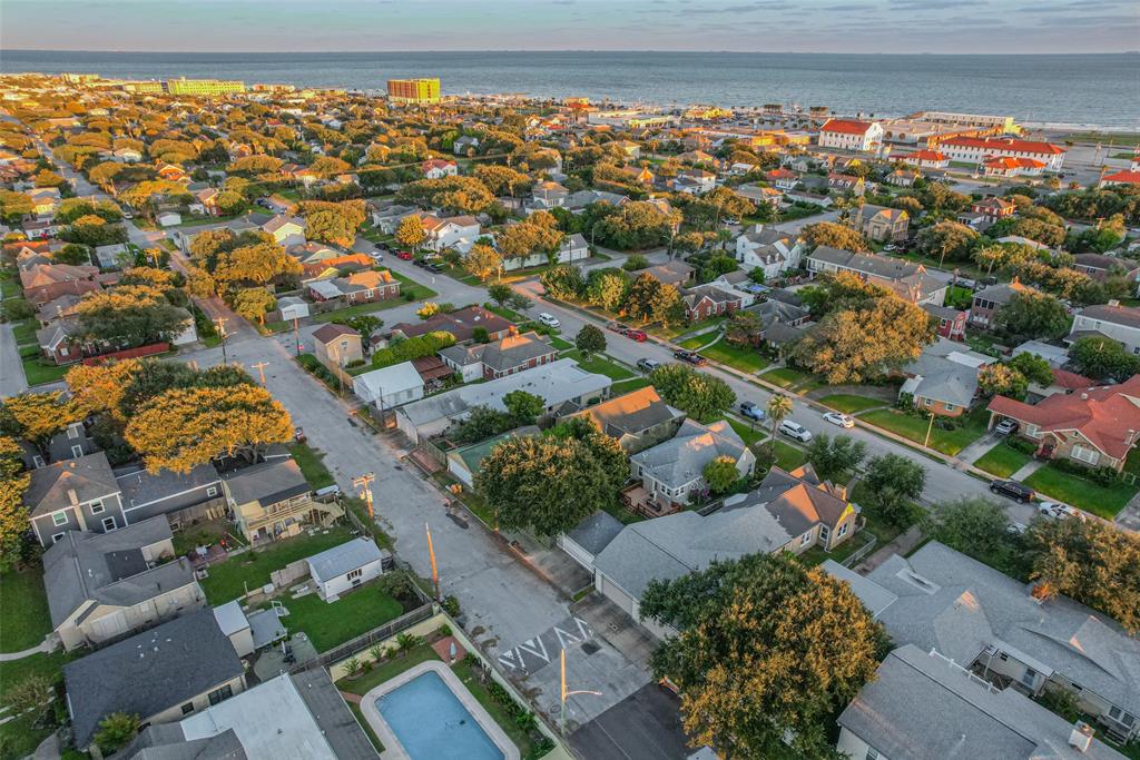 4812 1 Woodrow Avenue, Galveston, Texas 77551, 3 Bedrooms Bedrooms, 6 Rooms Rooms,2 BathroomsBathrooms,Single-family,For Sale,Woodrow,14145412