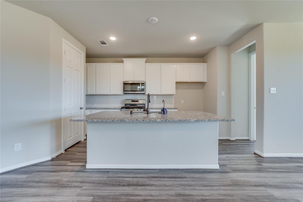 2639 1 Westward Hill Drive, Fresno, Texas 77545, 4 Bedrooms Bedrooms, 11 Rooms Rooms,3 BathroomsBathrooms,Single-family,For Sale,Westward Hill,68205256