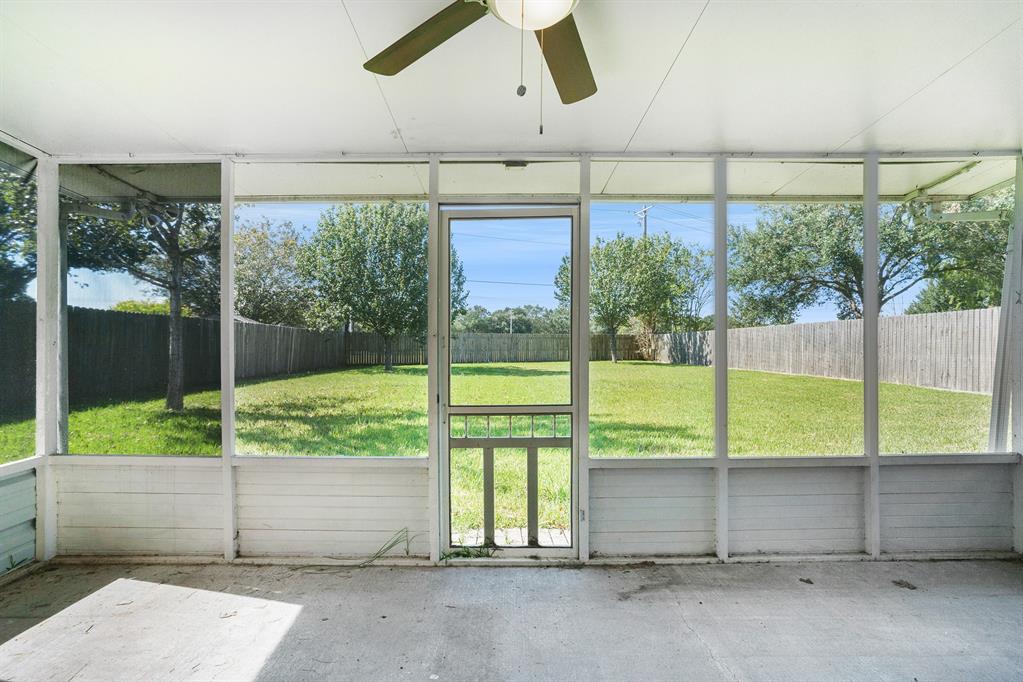 125 2 Cloudbridge Drive, League City, Texas 77573, 4 Bedrooms Bedrooms, 4 Rooms Rooms,2 BathroomsBathrooms,Single-family,For Sale,Cloudbridge,10240591