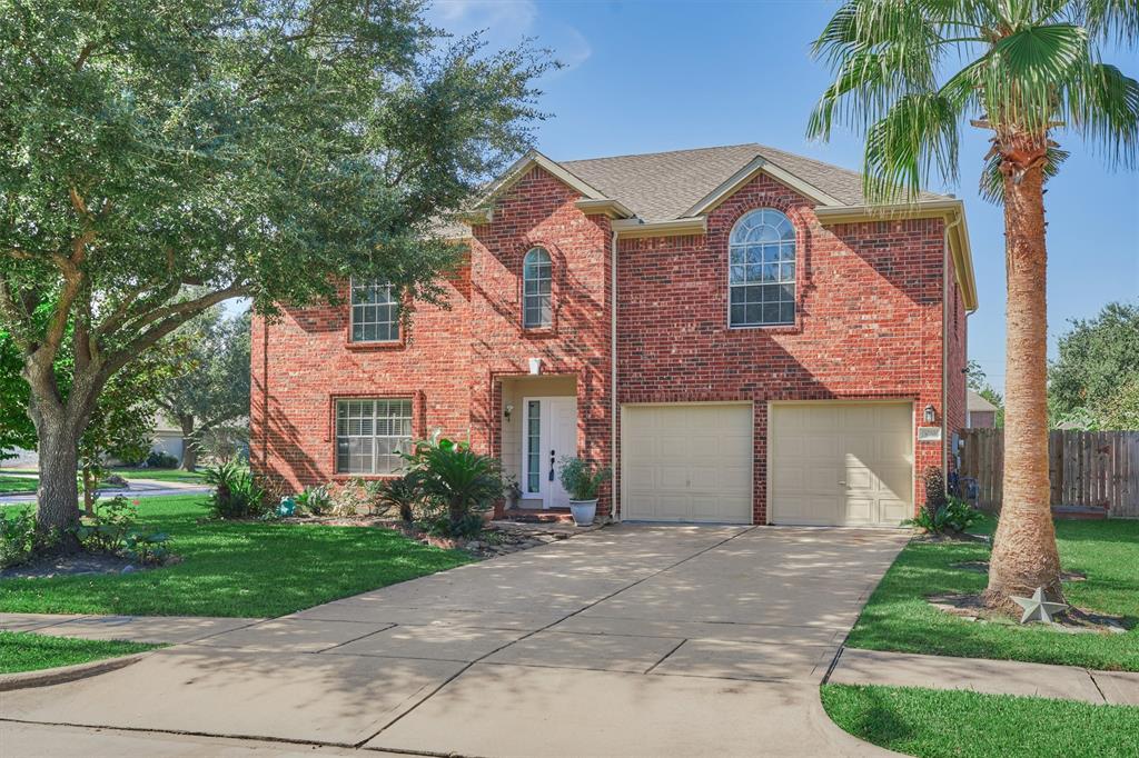 6038 2 FOREST PLAZA Court, Houston, Texas 77066, 5 Bedrooms Bedrooms, 10 Rooms Rooms,2 BathroomsBathrooms,Single-family,For Sale,FOREST PLAZA,65866853