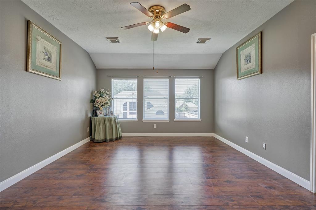 6038 2 FOREST PLAZA Court, Houston, Texas 77066, 5 Bedrooms Bedrooms, 10 Rooms Rooms,2 BathroomsBathrooms,Single-family,For Sale,FOREST PLAZA,65866853