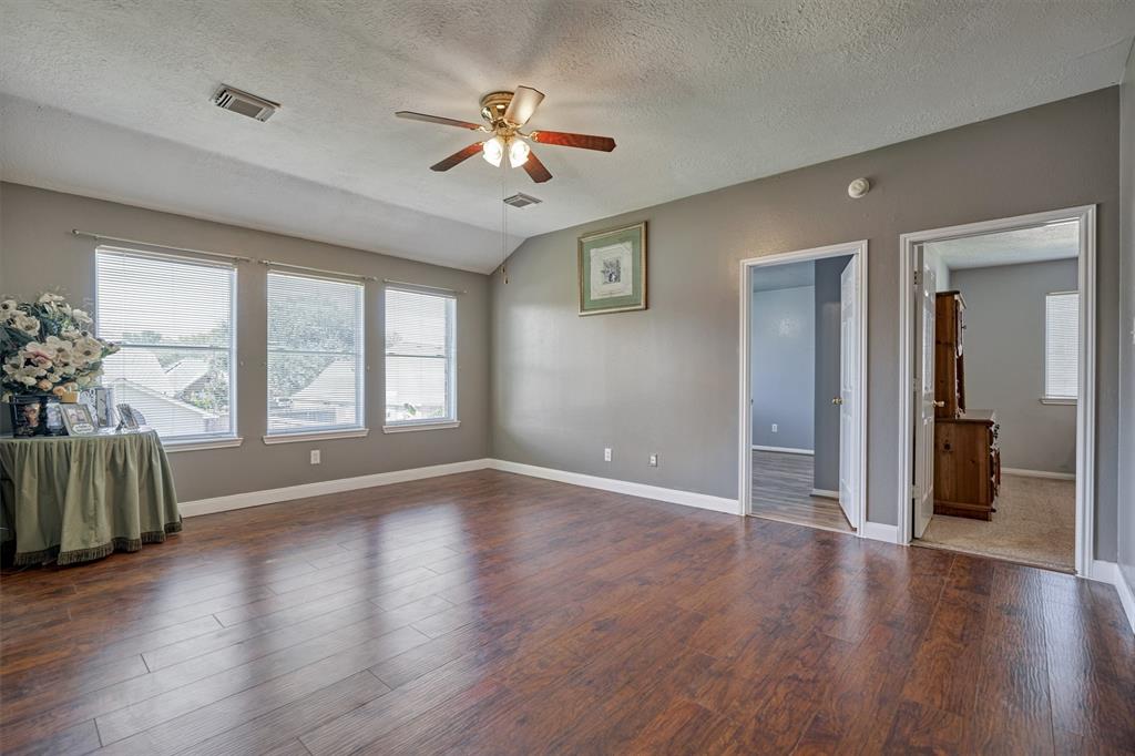 6038 2 FOREST PLAZA Court, Houston, Texas 77066, 5 Bedrooms Bedrooms, 10 Rooms Rooms,2 BathroomsBathrooms,Single-family,For Sale,FOREST PLAZA,65866853
