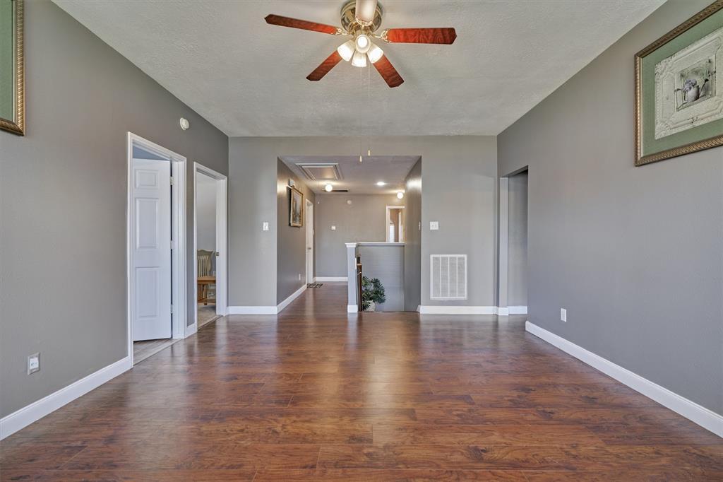 6038 2 FOREST PLAZA Court, Houston, Texas 77066, 5 Bedrooms Bedrooms, 10 Rooms Rooms,2 BathroomsBathrooms,Single-family,For Sale,FOREST PLAZA,65866853