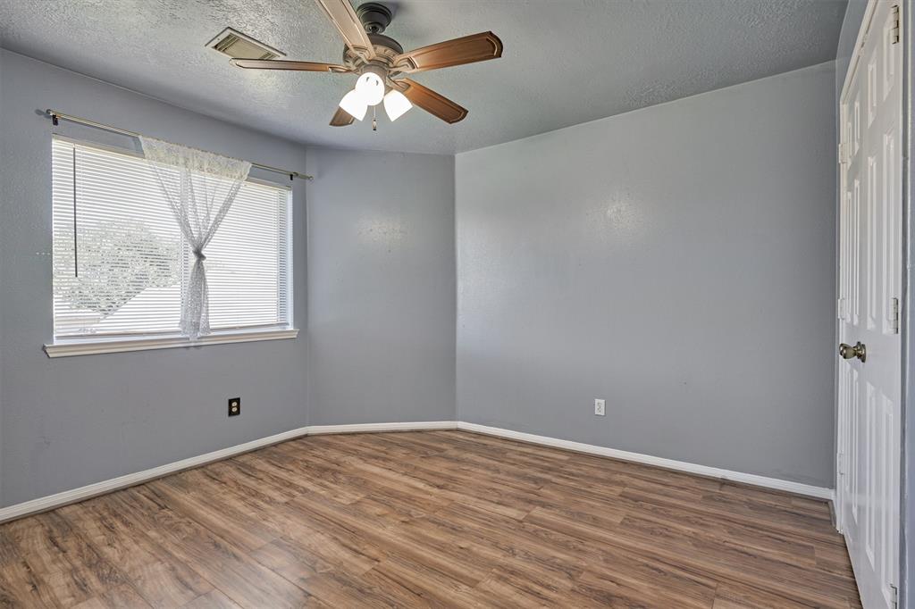 6038 2 FOREST PLAZA Court, Houston, Texas 77066, 5 Bedrooms Bedrooms, 10 Rooms Rooms,2 BathroomsBathrooms,Single-family,For Sale,FOREST PLAZA,65866853