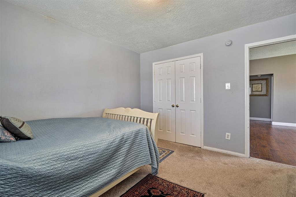 6038 2 FOREST PLAZA Court, Houston, Texas 77066, 5 Bedrooms Bedrooms, 10 Rooms Rooms,2 BathroomsBathrooms,Single-family,For Sale,FOREST PLAZA,65866853