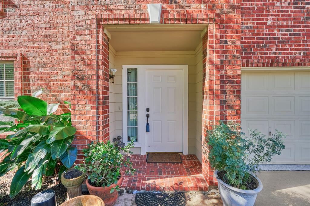6038 2 FOREST PLAZA Court, Houston, Texas 77066, 5 Bedrooms Bedrooms, 10 Rooms Rooms,2 BathroomsBathrooms,Single-family,For Sale,FOREST PLAZA,65866853
