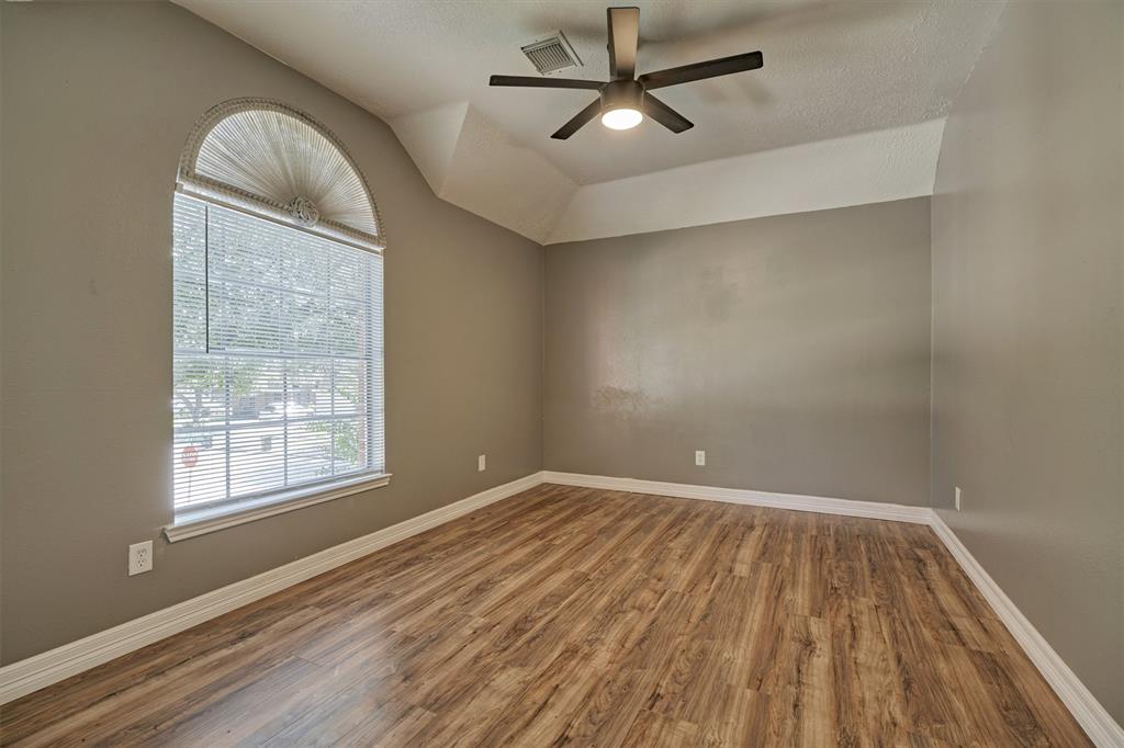 6038 2 FOREST PLAZA Court, Houston, Texas 77066, 5 Bedrooms Bedrooms, 10 Rooms Rooms,2 BathroomsBathrooms,Single-family,For Sale,FOREST PLAZA,65866853