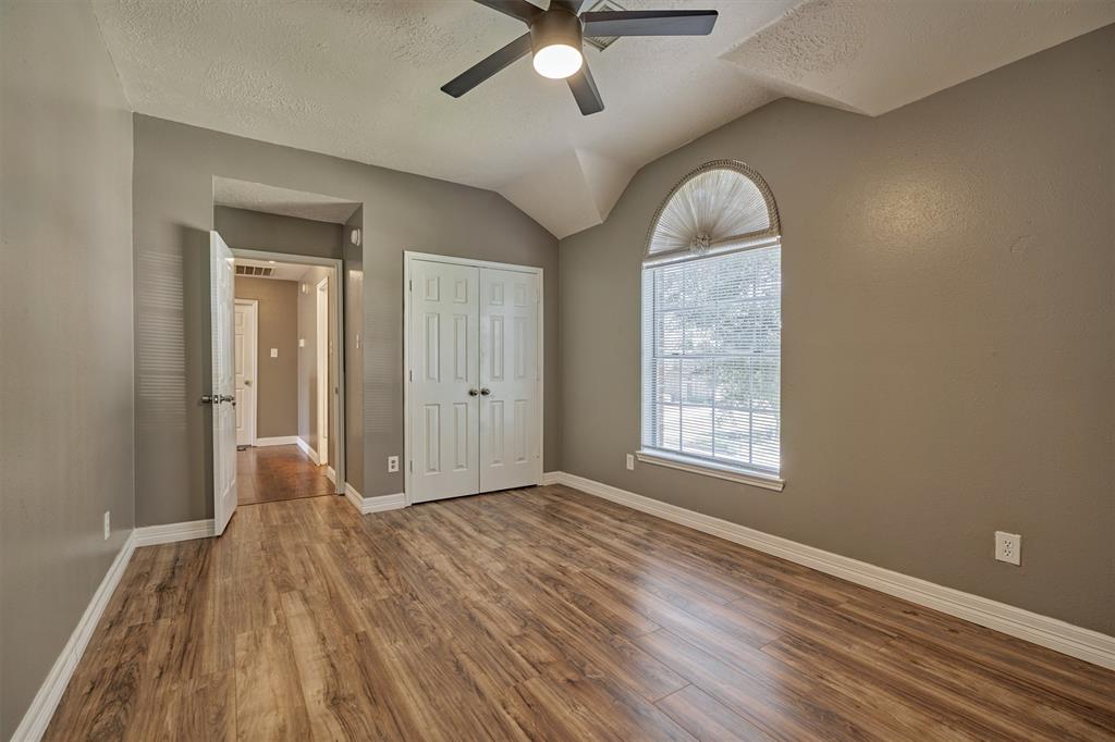 6038 2 FOREST PLAZA Court, Houston, Texas 77066, 5 Bedrooms Bedrooms, 10 Rooms Rooms,2 BathroomsBathrooms,Single-family,For Sale,FOREST PLAZA,65866853