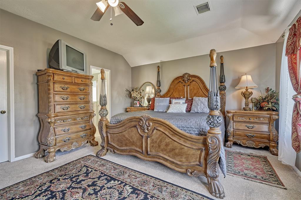 6038 2 FOREST PLAZA Court, Houston, Texas 77066, 5 Bedrooms Bedrooms, 10 Rooms Rooms,2 BathroomsBathrooms,Single-family,For Sale,FOREST PLAZA,65866853