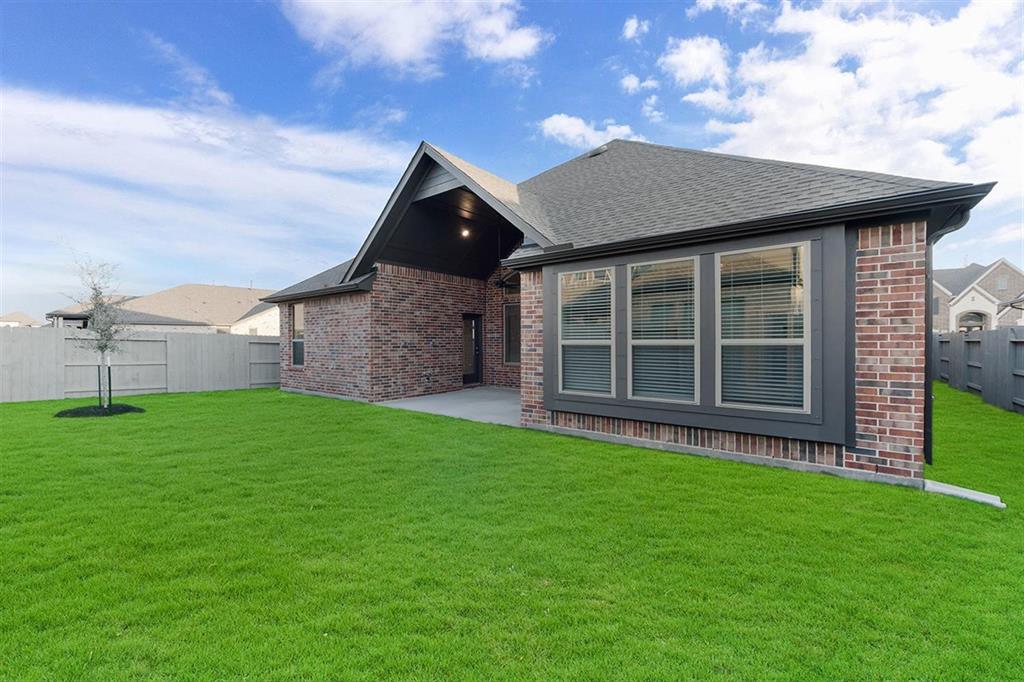 2221 1 Bayleaf Manor Drive, Manvel, Texas 77578, 4 Bedrooms Bedrooms, 10 Rooms Rooms,3 BathroomsBathrooms,Single-family,For Sale,Bayleaf Manor,65025602