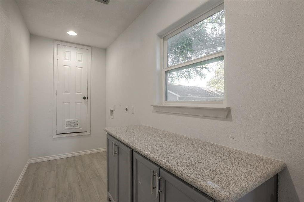 908 1 Kelley Street, Houston, Texas 77009, 3 Bedrooms Bedrooms, 5 Rooms Rooms,2 BathroomsBathrooms,Single-family,For Sale,Kelley,51404722