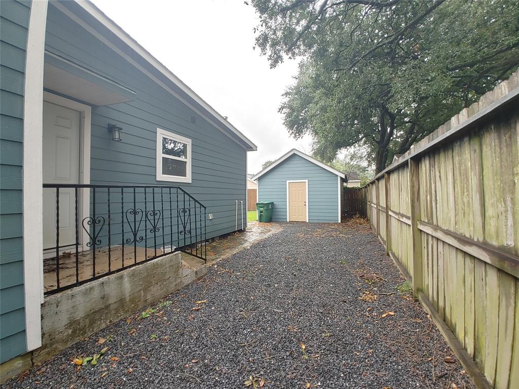 908 1 Kelley Street, Houston, Texas 77009, 3 Bedrooms Bedrooms, 5 Rooms Rooms,2 BathroomsBathrooms,Single-family,For Sale,Kelley,51404722
